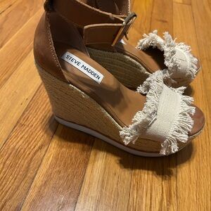 STEVE MADDEN! NEVER WORN OBVIOUSLY! Taupe Espadrille Wedges